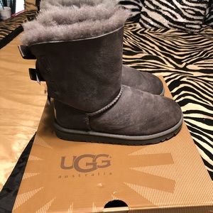 Ugg little girls boots with beautiful bows